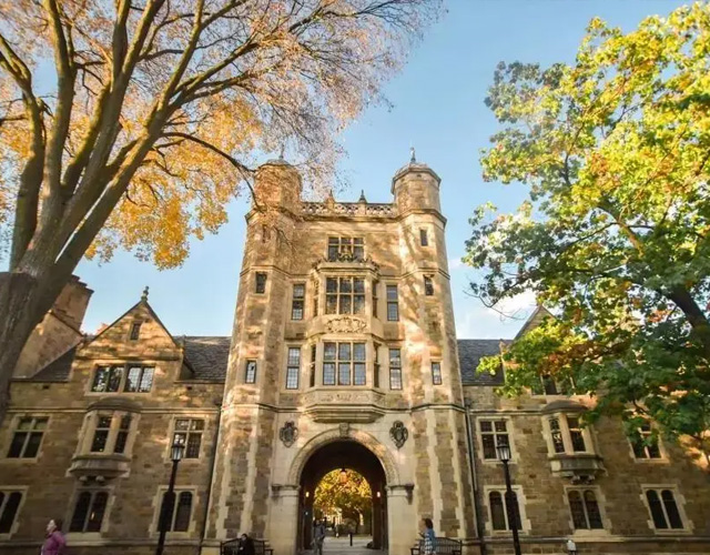 密西根大学